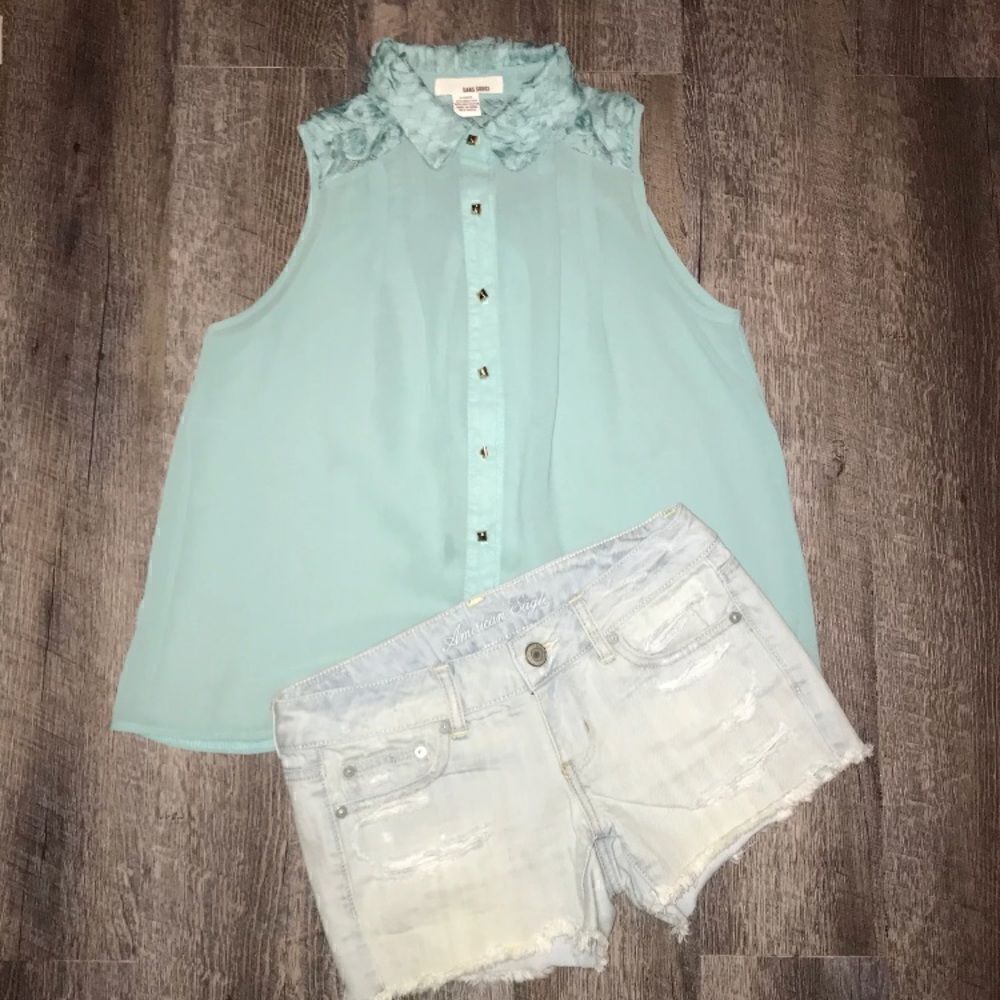 American Eagle Shorts With Top Include